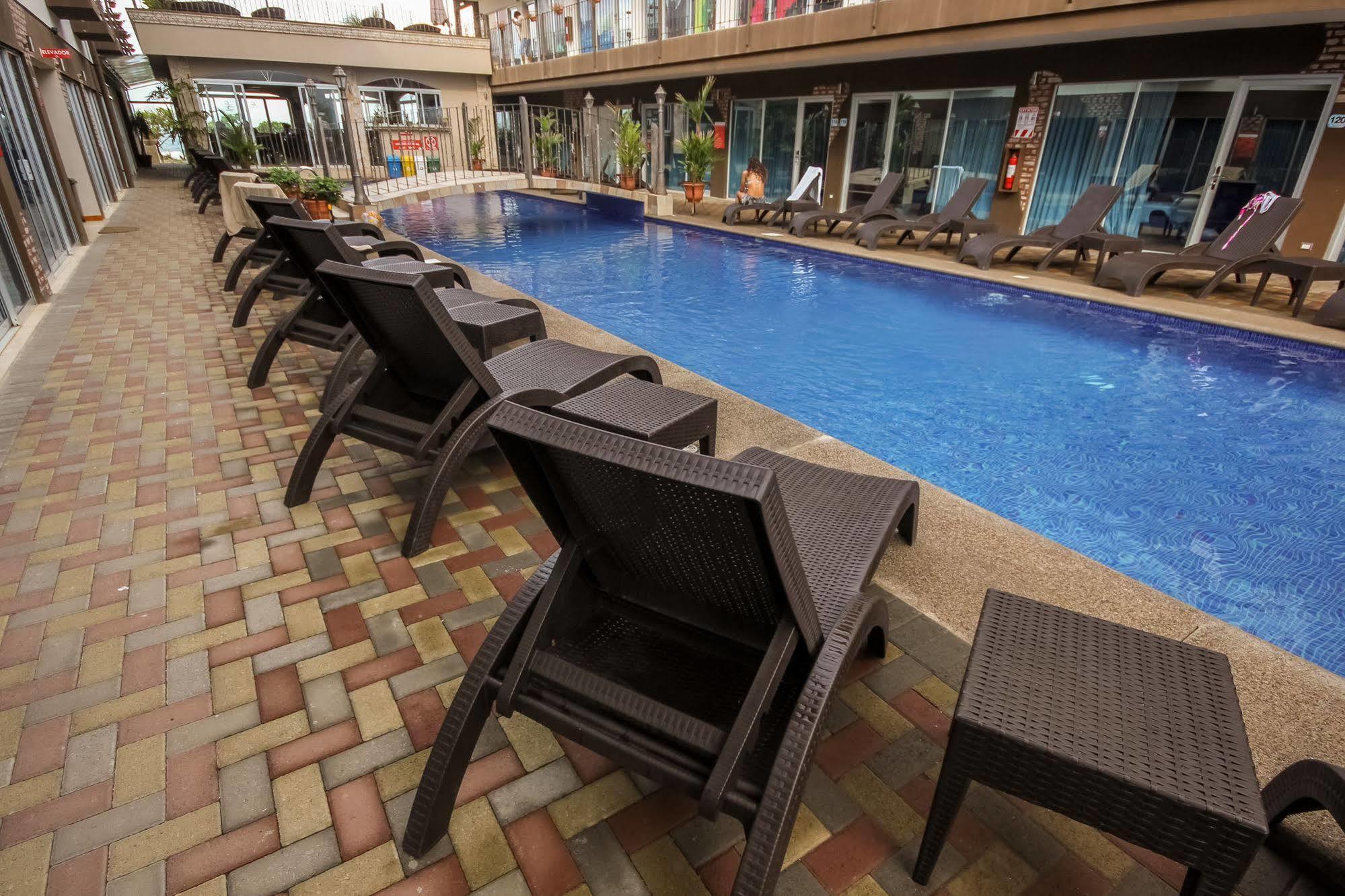 Beachfront Hotel Tramonto Jaco Bagian luar foto