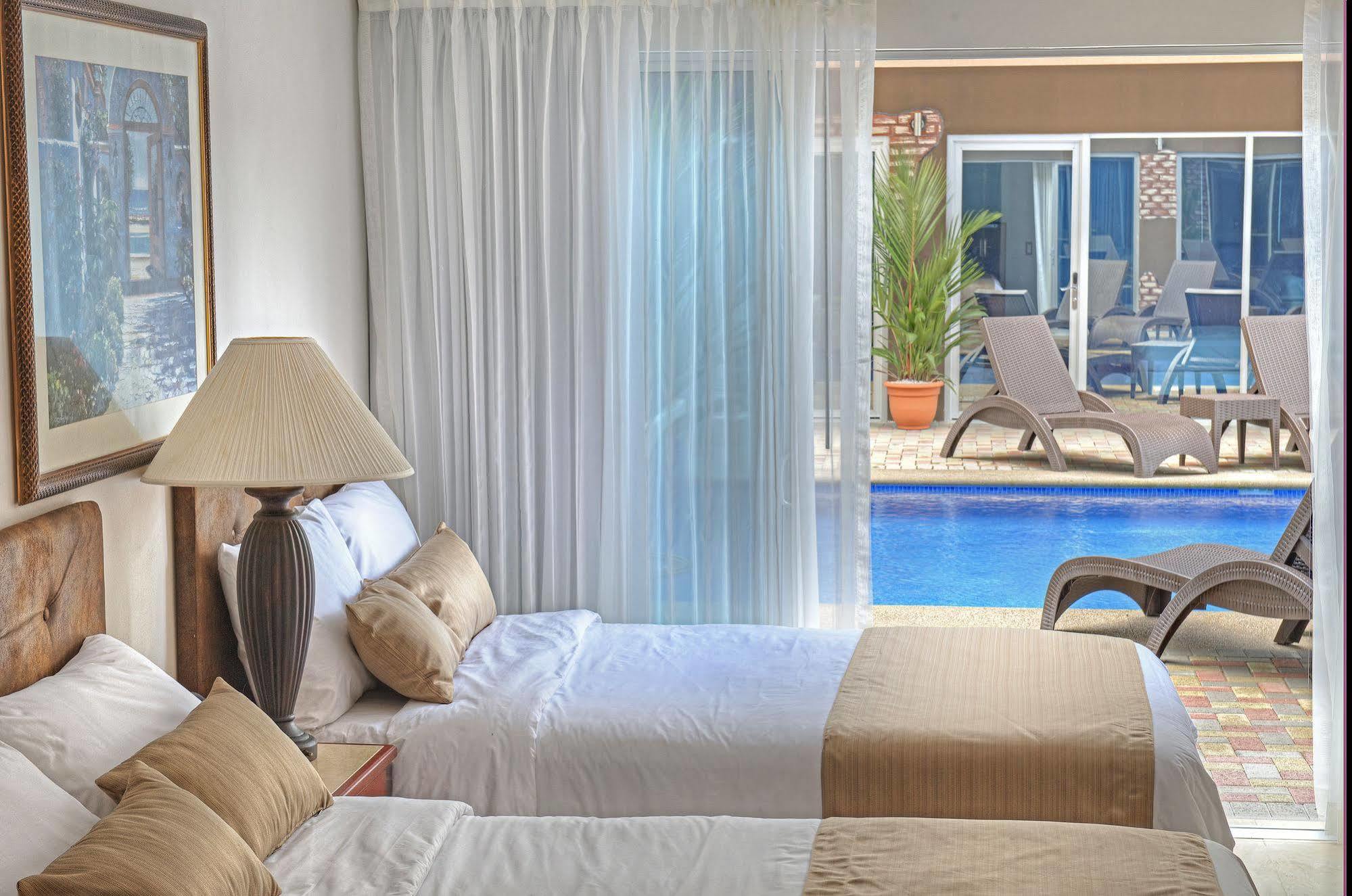 Beachfront Hotel Tramonto Jaco Bagian luar foto