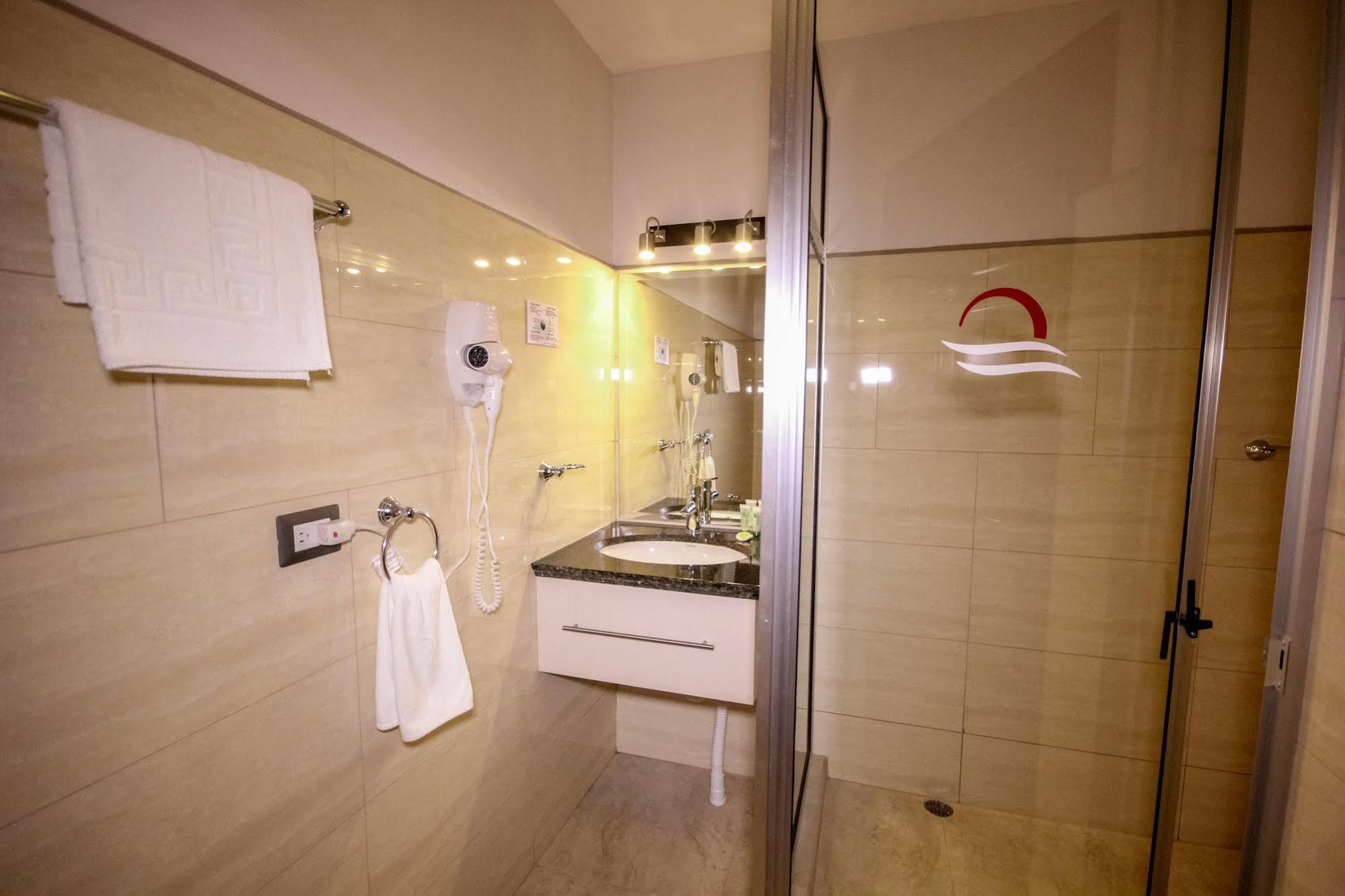 Beachfront Hotel Tramonto Jaco Bagian luar foto