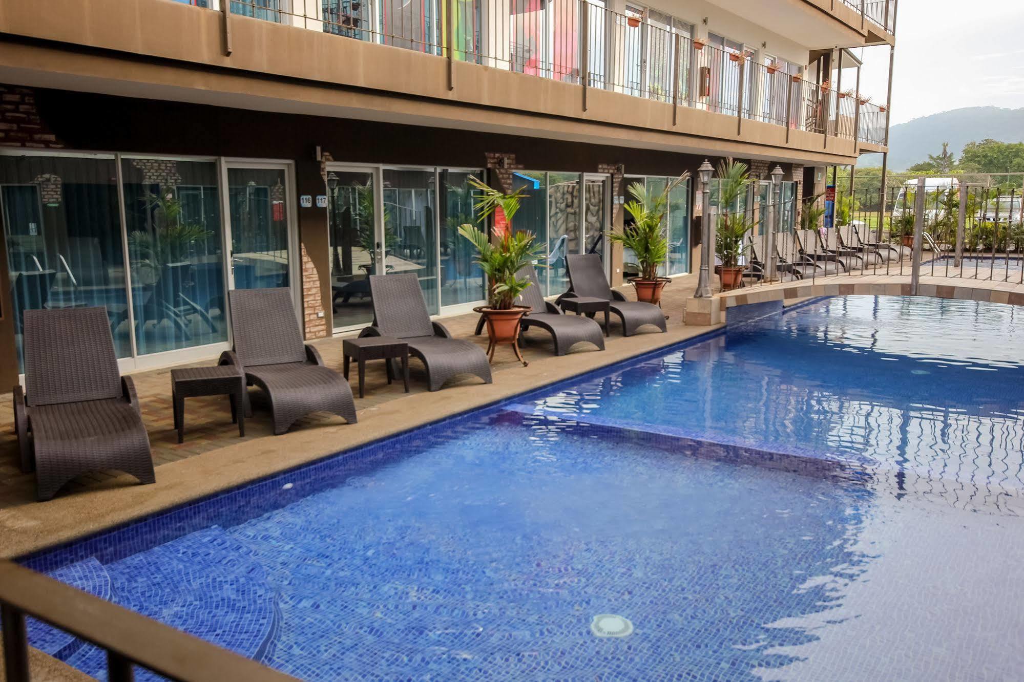 Beachfront Hotel Tramonto Jaco Bagian luar foto