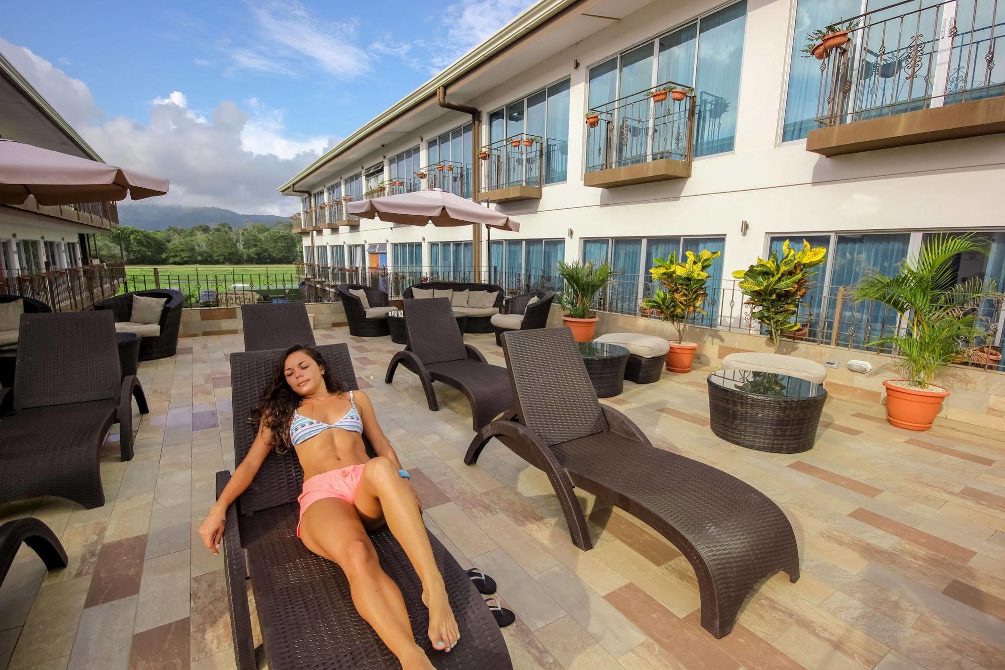 Beachfront Hotel Tramonto Jaco Bagian luar foto